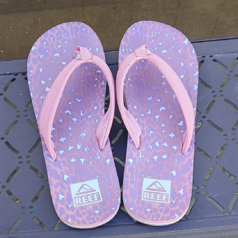 Reef Kids Pink and Purple Leopard-Print Flip Flops